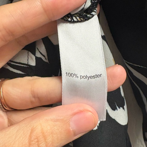 Maurices Floral Zipper Pocket Sheer Blouse Size Large - Picture 3 of 4